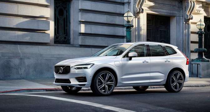 Вольво презентовала улучшенный кроссовер XC60