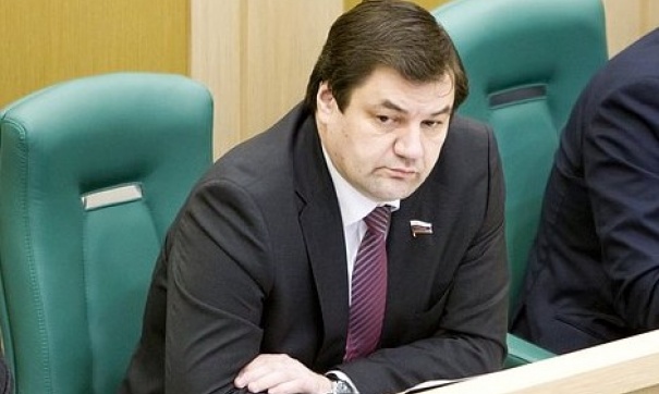 Совет Федерации одобрил введение электронных виз для заезда в свободный порт Владивосток