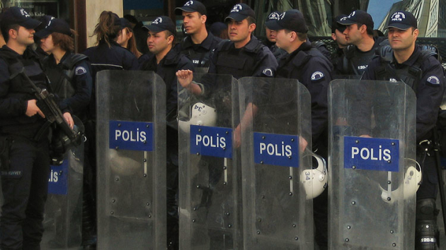 Милиция Турции блокировала здания диппредставительств Нидерландов