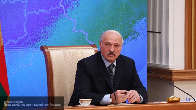 Лукашенко принял решение временно не взимать скандальный налог с тунеядцев