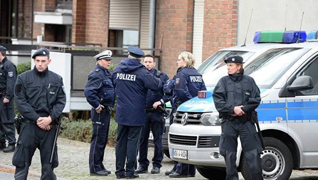 В ФРГ полицейские задержали троих подозреваемых в подготовке теракта