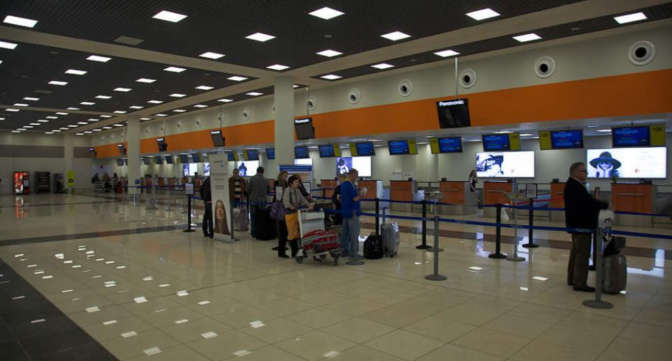 Не менее 20 рейсов задержано и отменено в аэропортах Москвы‍