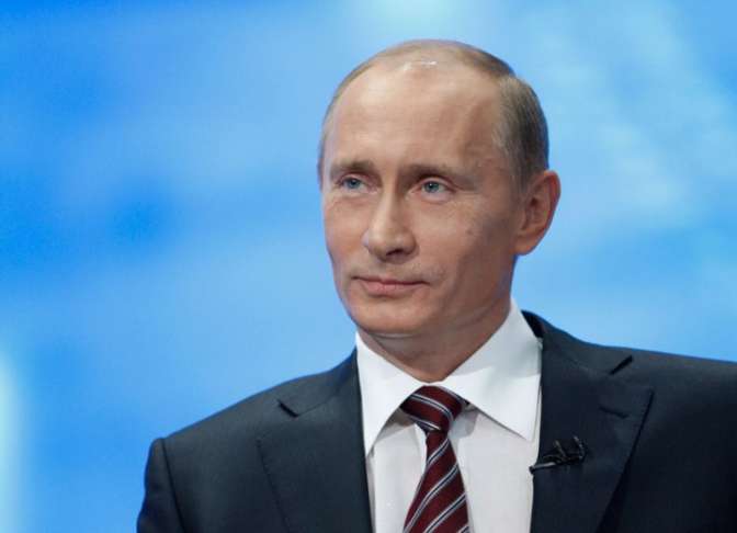 Доходы В. Путина и Медведева снизились — декларации