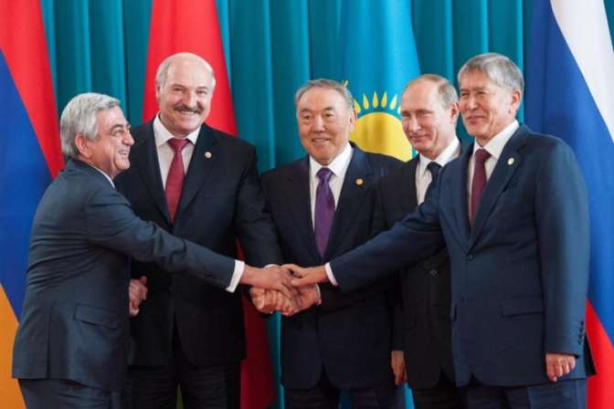 В Бишкеке руководителя стран ЕАЭС проводят совещание в узком составе