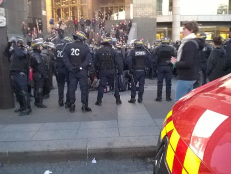 В столице франции произошли столкновения демонстрантов с полицией