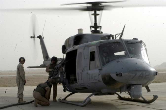 Военный вертолет рухнул на поле для гольфа в США