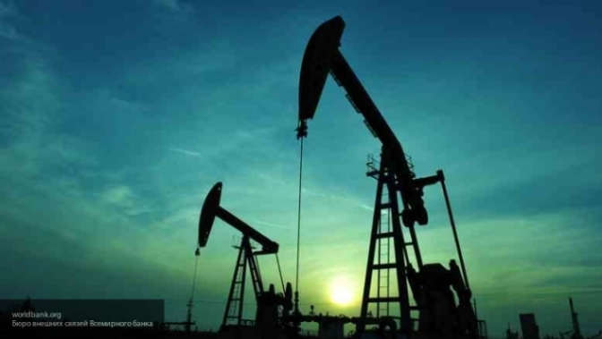 Стоимость нефти марки Brent превысила $55 за баррель в первый раз с 8 марта