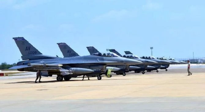Число жертв от авиаударов коалиции США в Маядине превысило 116 человек