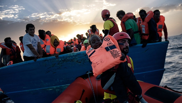 За сутки таможенники спасли около 3 тыс. мигрантов в Средиземном море