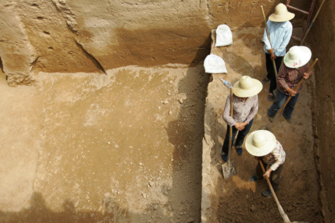 В КНР рабочие обнаружили неповторимое древнее захоронение