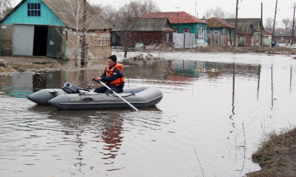 Граждан поселка в Омской области решили эвакуировать из-за паводка