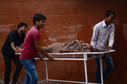 Не менее 20 человек погибли в Индии под обломками рухнувшего здания