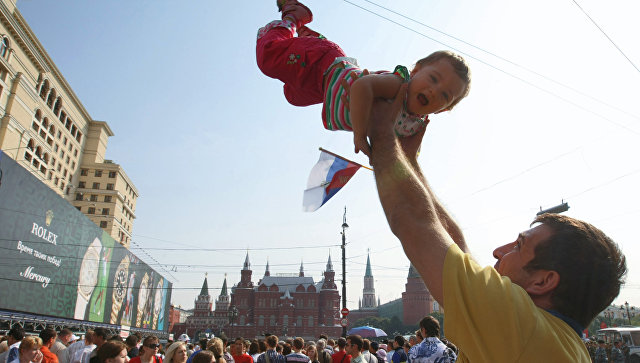 Жители России хотят сделать День отца официальным праздником