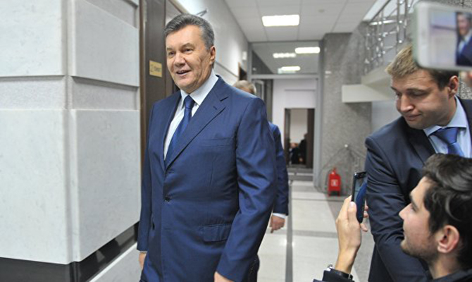 Защитники Януковича требуют, чтобы Луценко пришел в суд