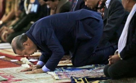 Эрдоган потерял сознание во время молитвы