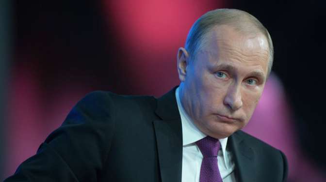 Песков: перед встречей с губернаторами Путин изучает жалобы на них граждан России