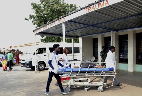 Дети погибли в давке перед футбольным матчем в Малави