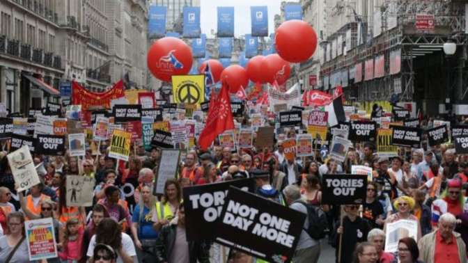 Акция протеста в столице Англии: требуют отставки руководства Мэй