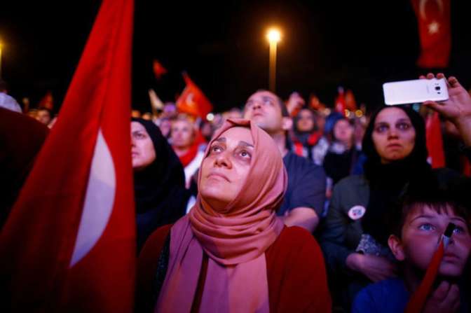 В Турции сегодня годовщина прошлогоднего неудачного военного перелома