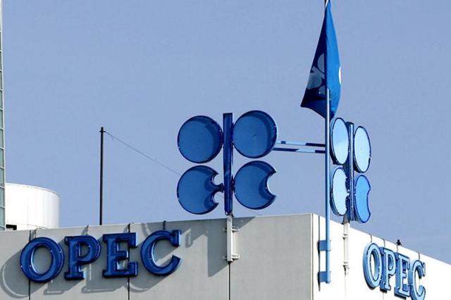 Цена на нефть растет на фоне встречи ОПЕК+ в РФ
