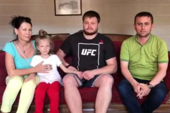 Поблагодарил Кадырова за помощь в вызволении дочери из Турции отец девушки