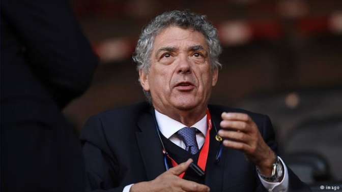 Подозреваемый в коррупции старший вице-президент ФИФА Вильяр покинул собственный пост