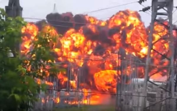Мощнейший взрыв на электроподстанции в Томске сняли на видео