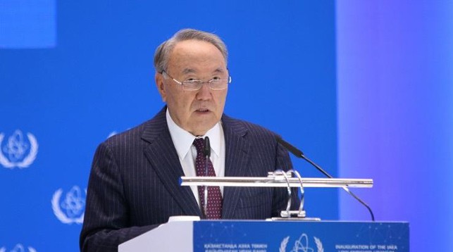 Назарбаев: Казахстан хочет помогать в решении конфликта на Донбассе