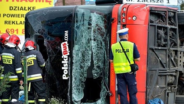 В Польше в результате дорожного происшествия с пассажирским автобусом пострадали 28 человек