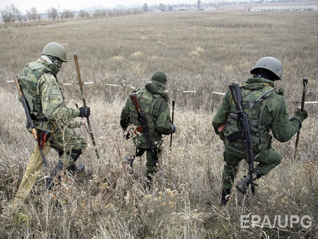 Агентура: Боевики на Донбассе обвинили силы АТО в подрыве автомобиля с оружием