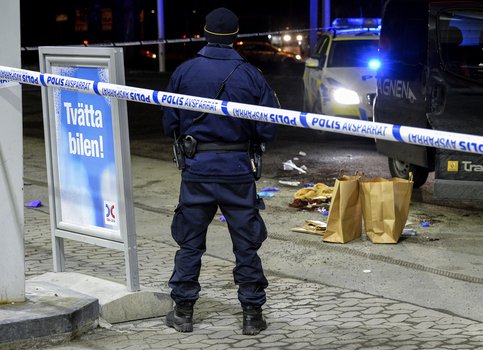 Один человек умер в итоге стрельбы на площади в Стокгольме