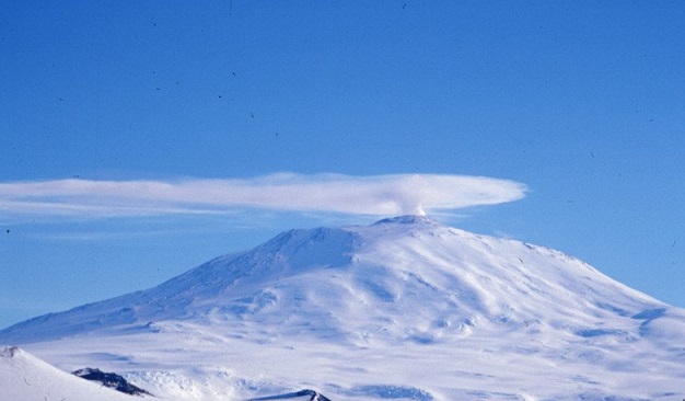 Ученые обнаружили в Антарктиде 91 новый вулкан