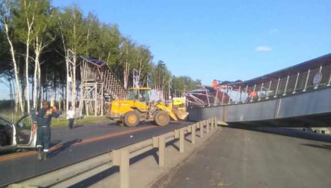Рязанский шофёр обрушил пешеходный мост во Владимирской области