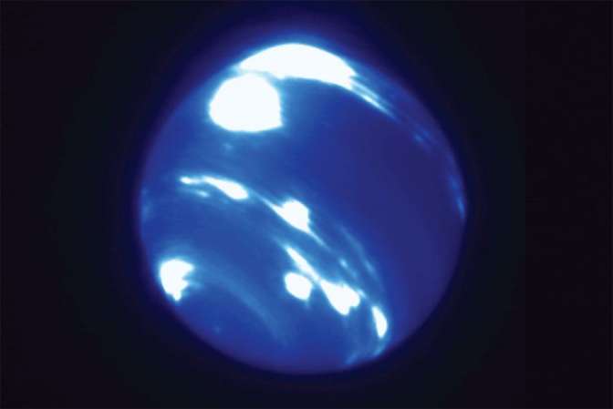 Астрономы увидели на Нептуне циклон размером с Землю