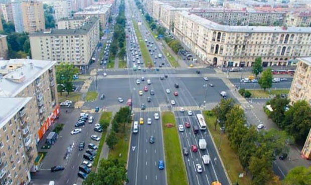 Дорожный казус на Садовом — вместе с Ленинским закрыли к тому же ЦДХ