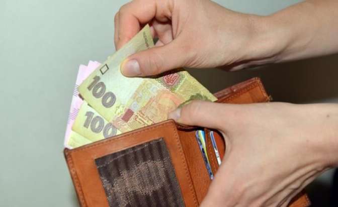 Госстат: Мужчины в государстве Украина зарабатывают на 26% больше женщин