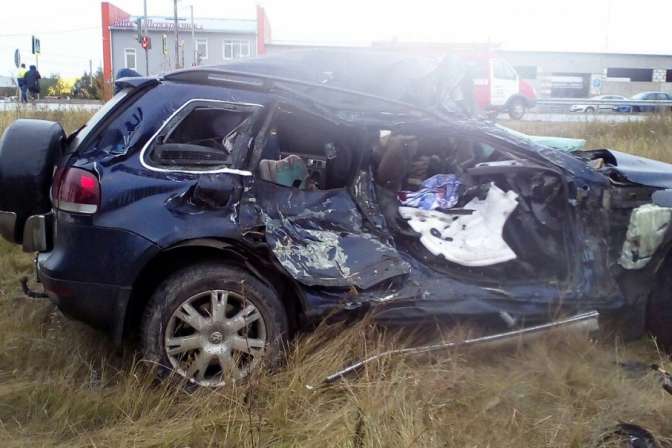 Фургон и вседорожный автомобиль сошлись в смертельном ДТП в Челябинской области