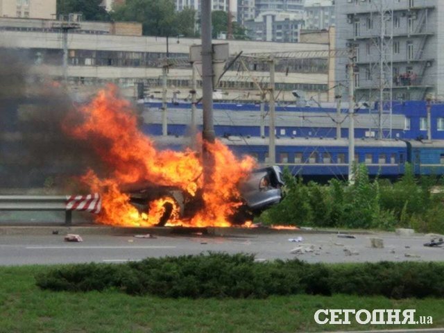 ДТП в Киеве закончилось мощным взрывом и пожаром