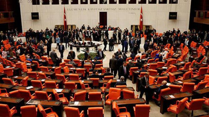 Парламент одобрил военные действия в Сирии и Ираке