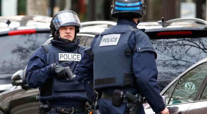 Жертвами стрельбы на вокзале во Франции стали 4 человека
