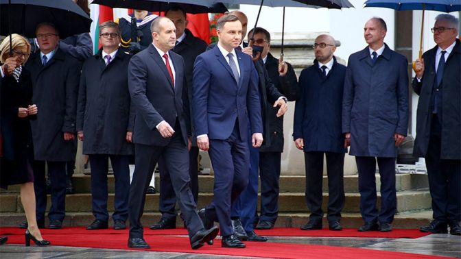Президент Болгарии поведал, почему антироссийские санкции нужно отменить