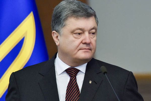 Руководитель БПП разъяснил отказ Порошенко увидеться с протестующими у Рады депутатами