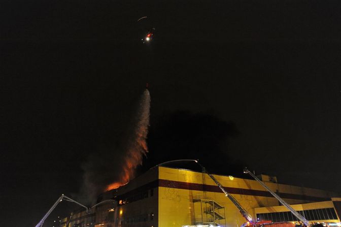 МЧС пообещало локализовать пожар на рынке «Синдика» к утру понедельника