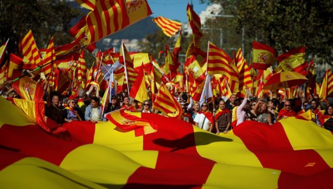 В Барселоне митингуют противники независимости Каталонии