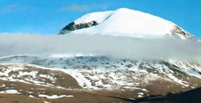 10 альпинистов погибли после схода лавины в Монголии