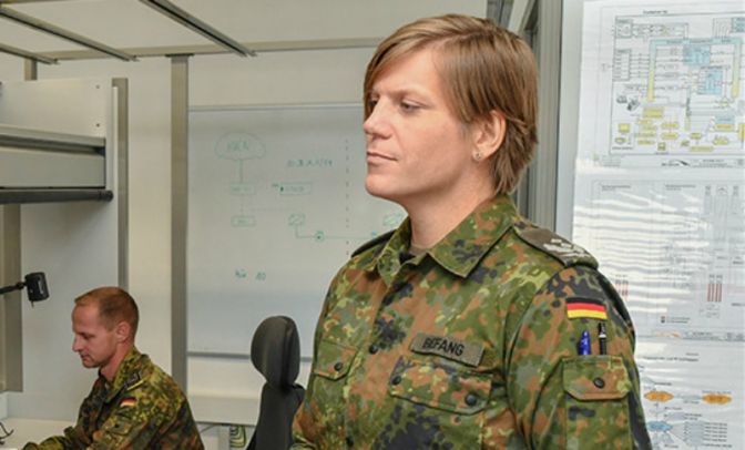 В Германии трансгендер в первый раз возглавил батальон — Подполковник Настя