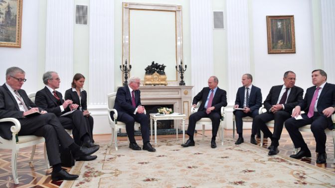 Путин обсудил с Штайнмайером «русскую инициативу» о миротворцах на Донбассе