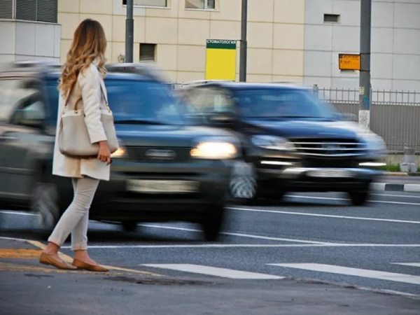 Путин подписал закон об увеличении штрафа за отказ водителя пропустить пешехода