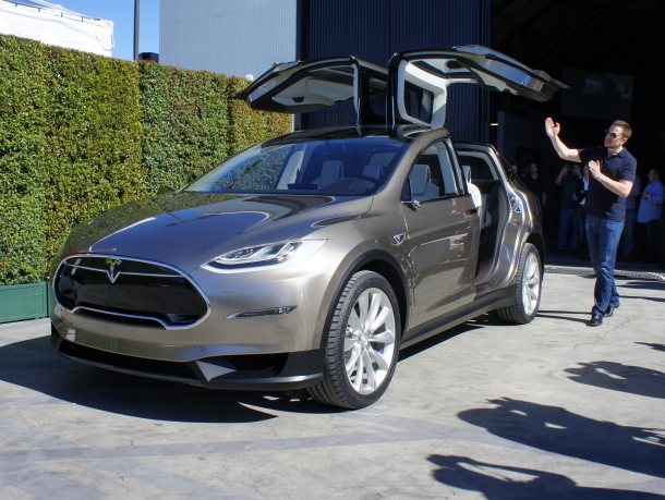 В 11 тыс кроссоверов Tesla Model X обнаружили проблемы с сиденьями