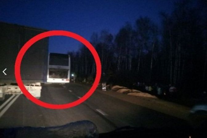 Автобус со школьниками из Екатеринбурга столкнулся с фургоном под Ростовом